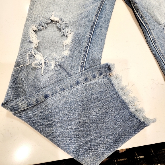 KanCan Maurices Hi Rise Destroyed Stretch Light Wash Raw Ankle Crop Jeans 28 - Picture 4 of 13